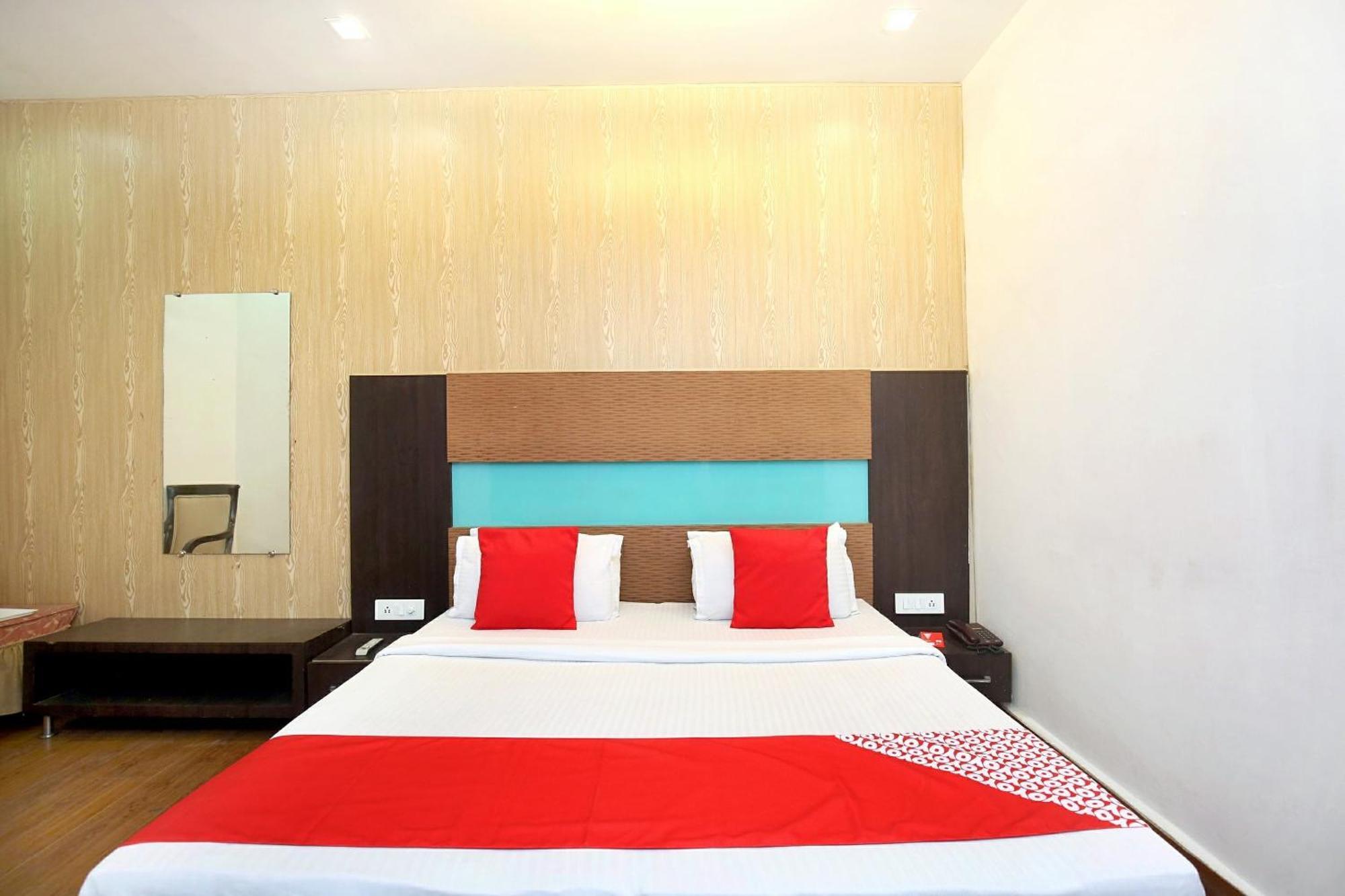 Hotel O Queensland Amritsar Exteriör bild