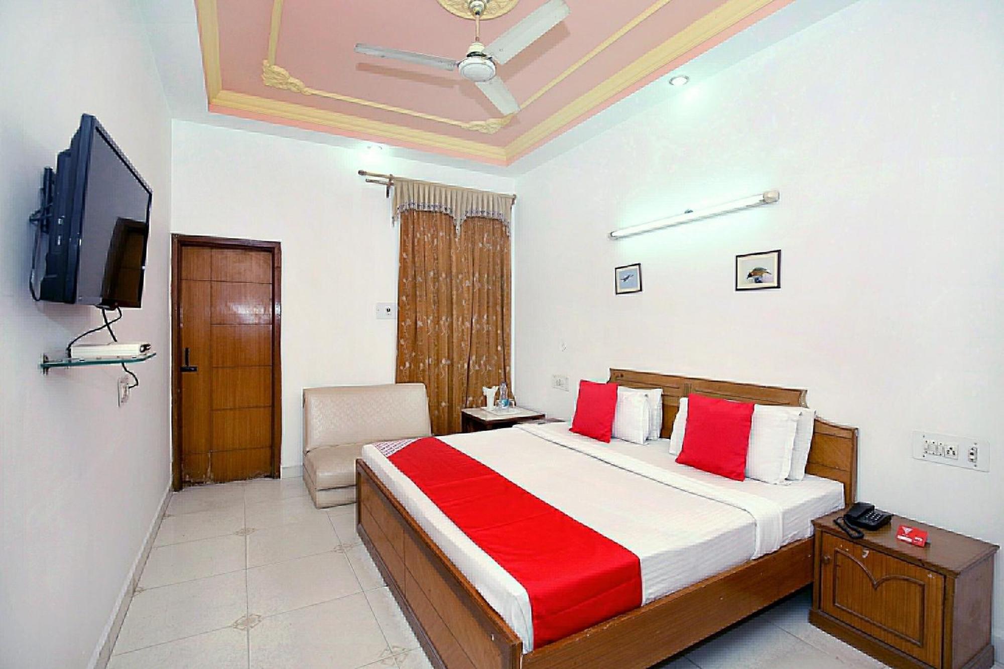 Hotel O Queensland Amritsar Exteriör bild