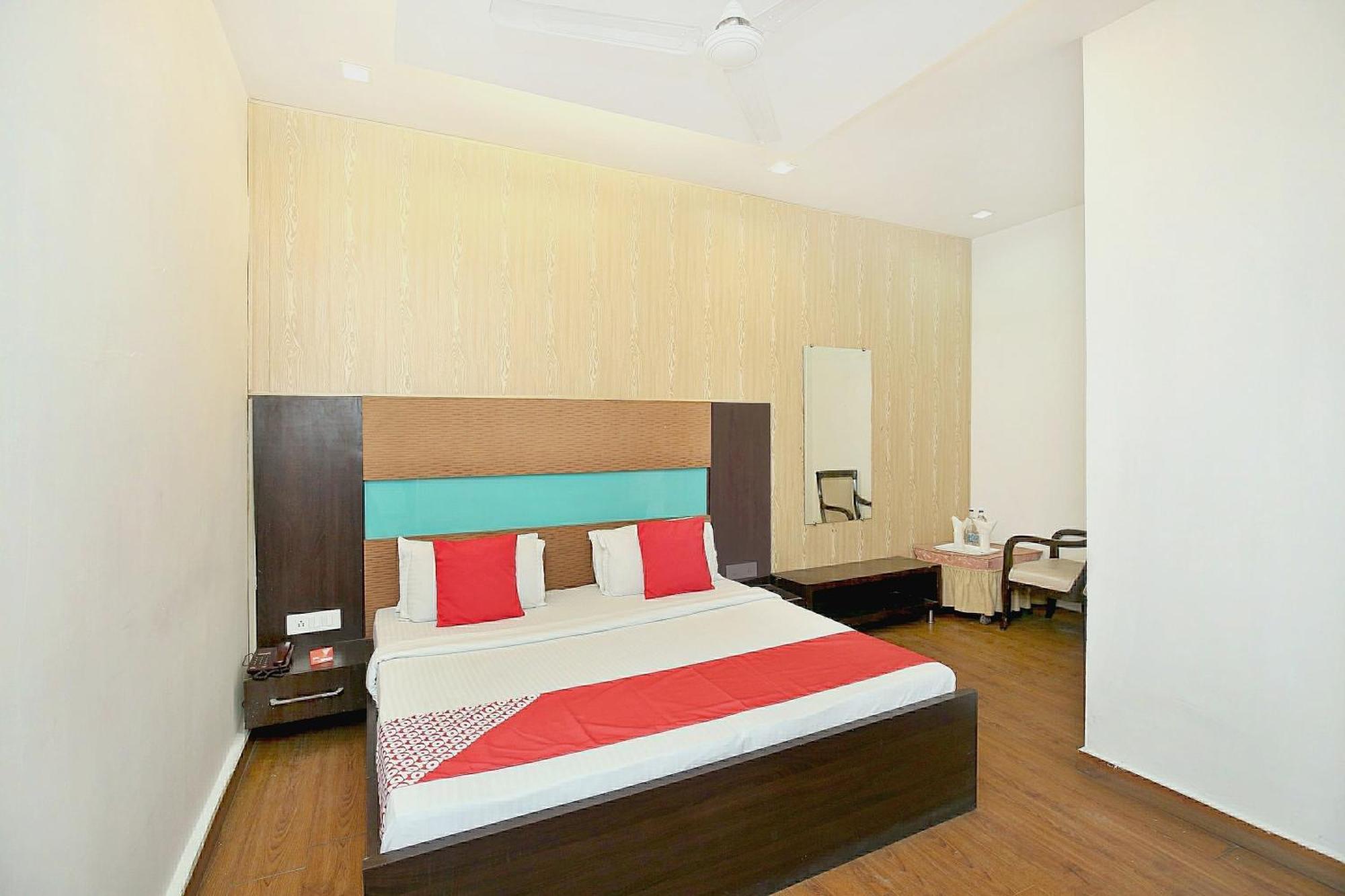 Hotel O Queensland Amritsar Exteriör bild