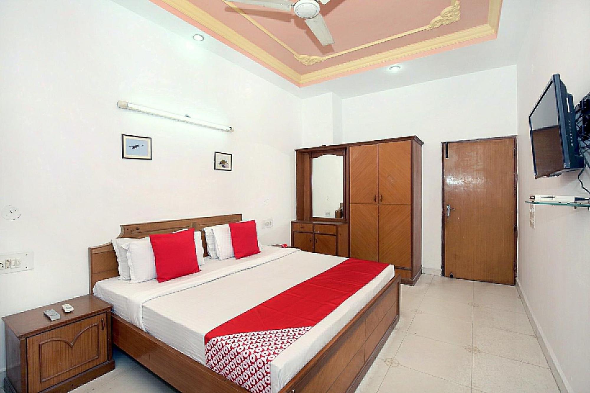 Hotel O Queensland Amritsar Exteriör bild