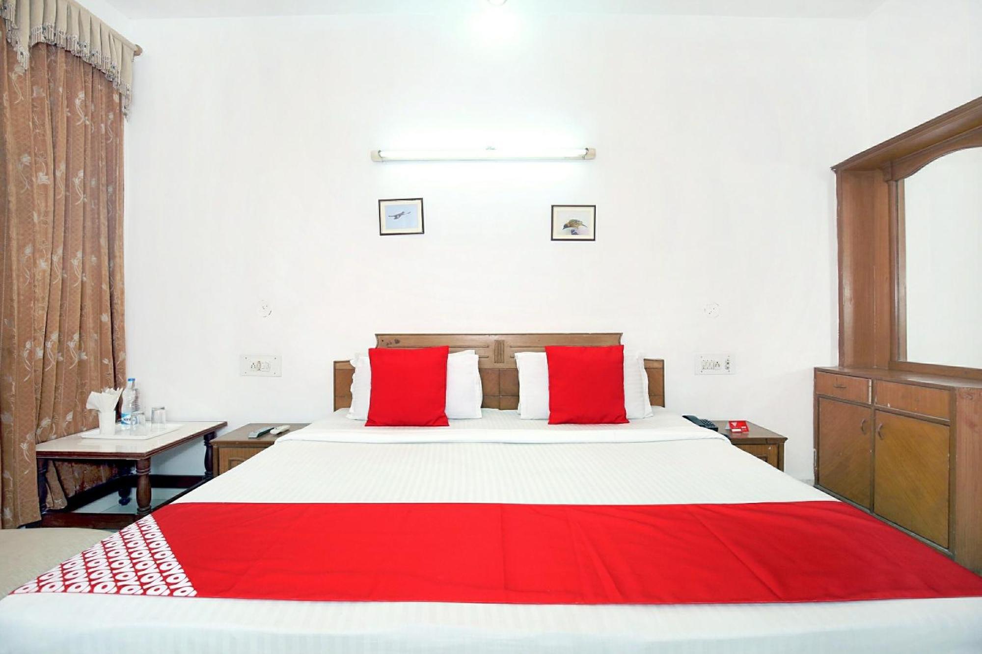 Hotel O Queensland Amritsar Exteriör bild